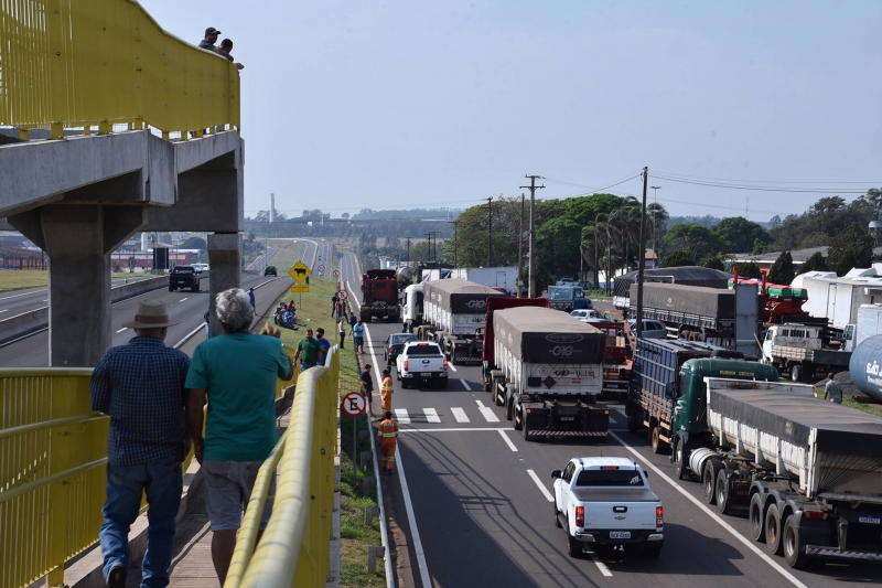 SEC Matão e Taquaritinga - Caminhoneiros protestam em rodovias de ao menos 16 estados