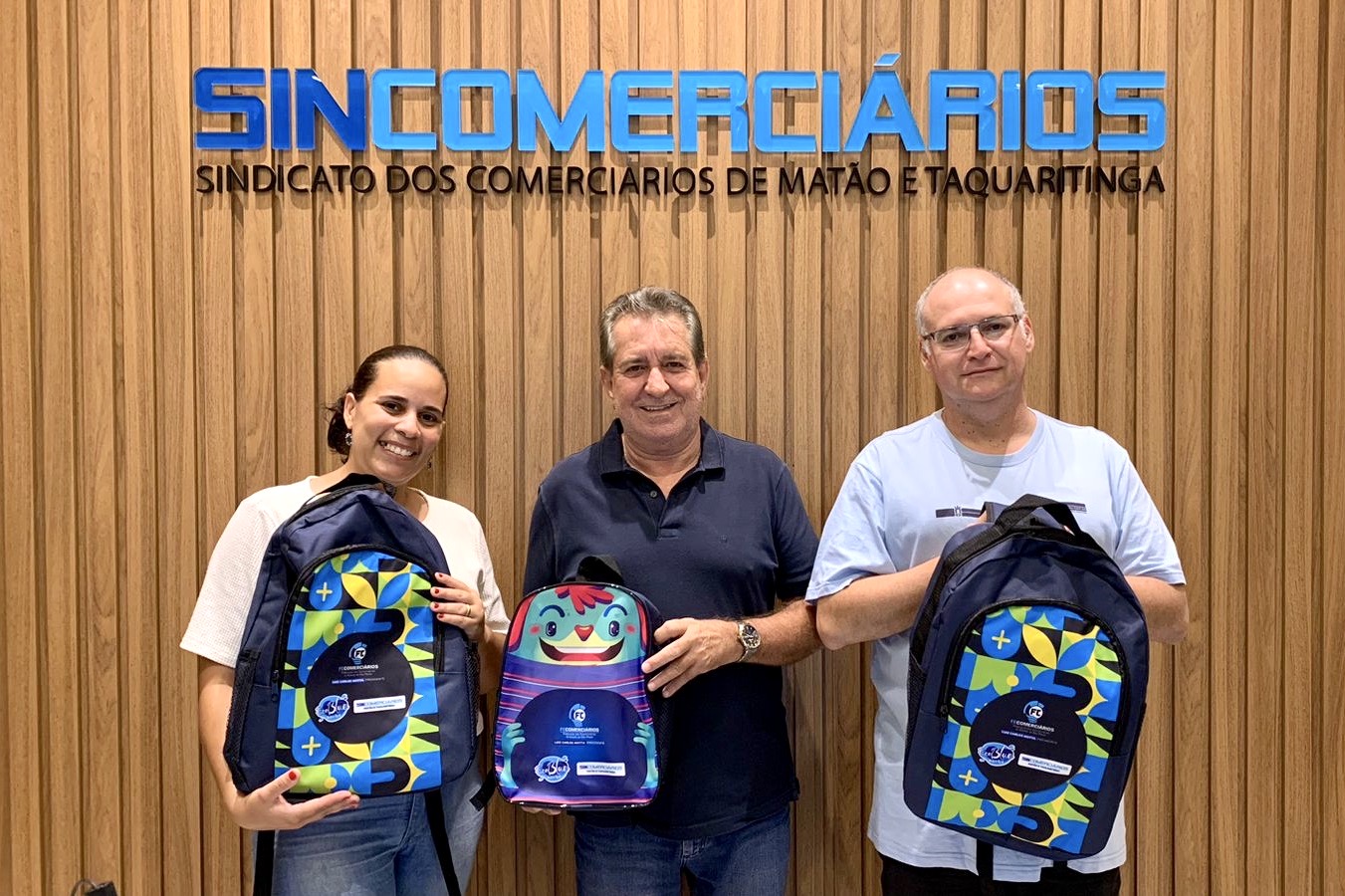 SEC Matão e Taquaritinga - Sincomerciários de Matão inicia a entrega dos Kits Escolares